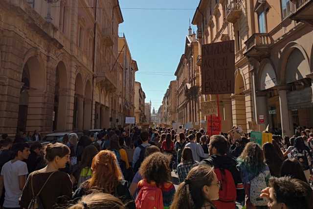 Sono 817 i baresi iscritti all'Universit� di Bologna: ma com'� vivere e studiare in Emilia?
